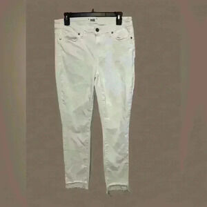 PAIGE Skyline Ankle Peg White Jeans Size 30 Frayed Hem Skinny Mid Rise Stretch